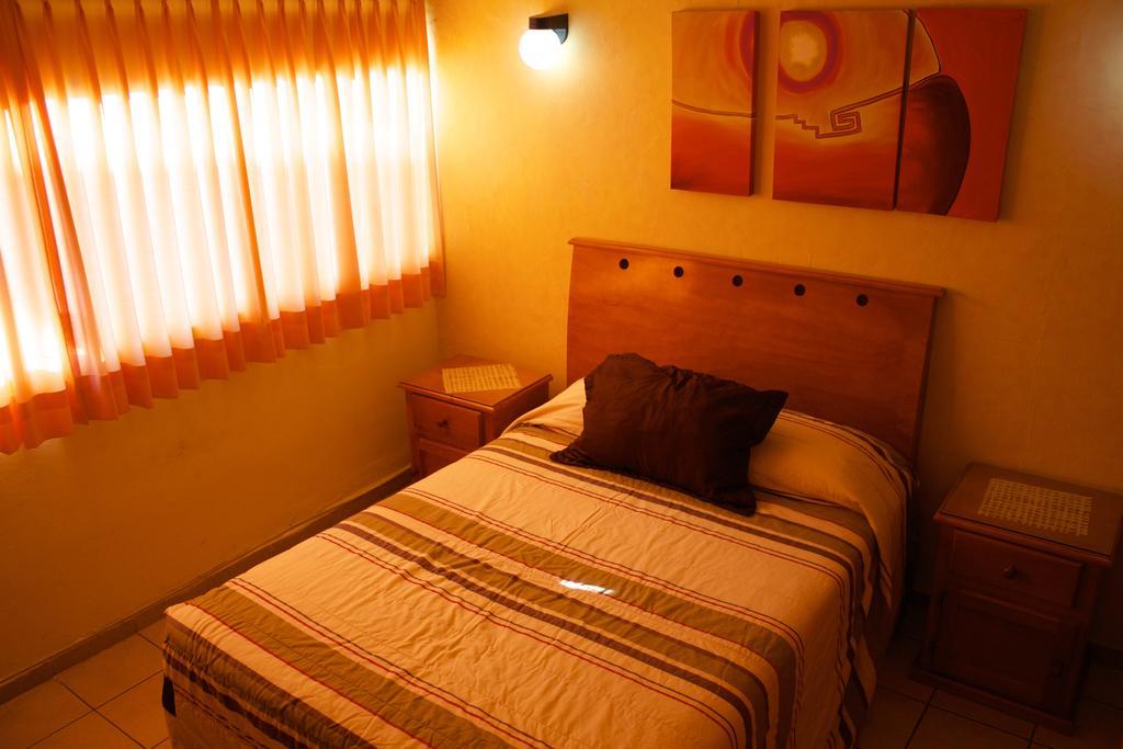 Residencia Los Angeles Bed & Breakfast Guadalajara Eksteriør bilde