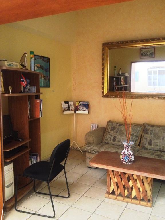 Residencia Los Angeles Bed & Breakfast Guadalajara Eksteriør bilde
