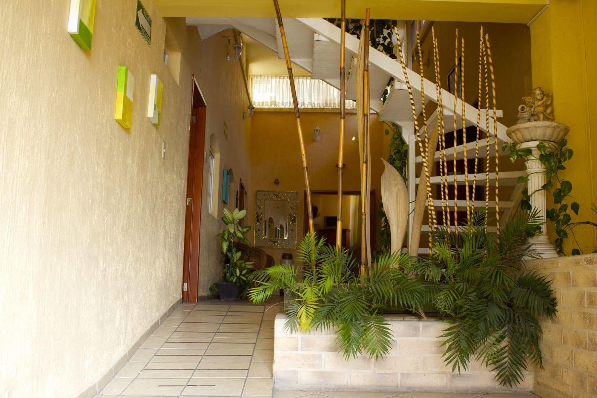 Residencia Los Angeles Bed & Breakfast Guadalajara Eksteriør bilde